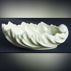 Lenox Acanthus Leaf Shell Vintage bowl or serving dish Porcelain